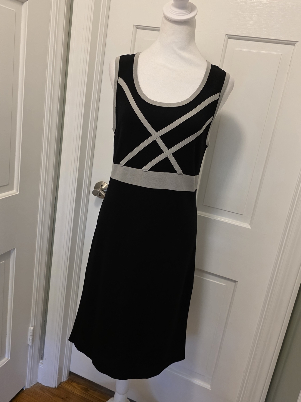 NWT Grace Black Midi Dress with Gray Banding Size Large, Stylish